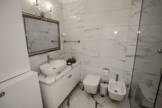 Tirane, jepet me qera apartament 1+1+Ballkon Kati 6, 78 m² 850 € (Square 21)