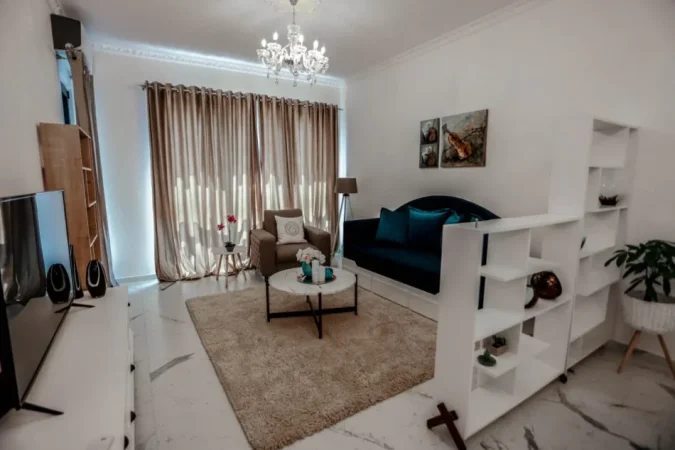 Tirane, jepet me qera apartament 1+1+Ballkon Kati 6, 78 m² 850 € (Square 21)