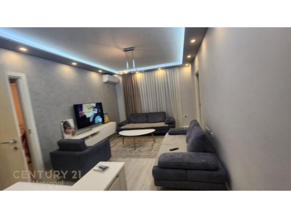 Tirane, shitet apartament 2+1 Kati 6, 80 m² 160.000 € (Rezidenca Alba,21 Dhjetori)