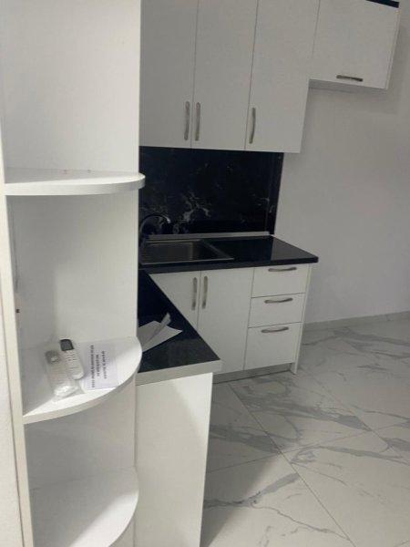 Tirane, jepet me qera apartament 1+1+Ballkon Kati 2, 70 m² 350 € (Porcelan)
