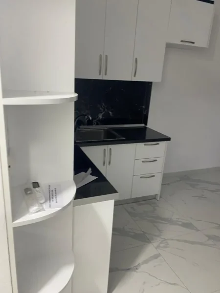 Tirane, jepet me qera apartament 1+1+Ballkon Kati 2, 70 m² 350 € (Porcelan)