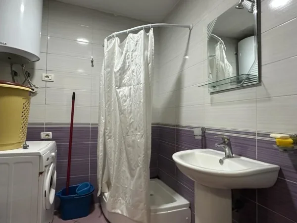 Tirane, jap me qera apartament 1+1 Kati 5, 63 m² 400 € (Astir)