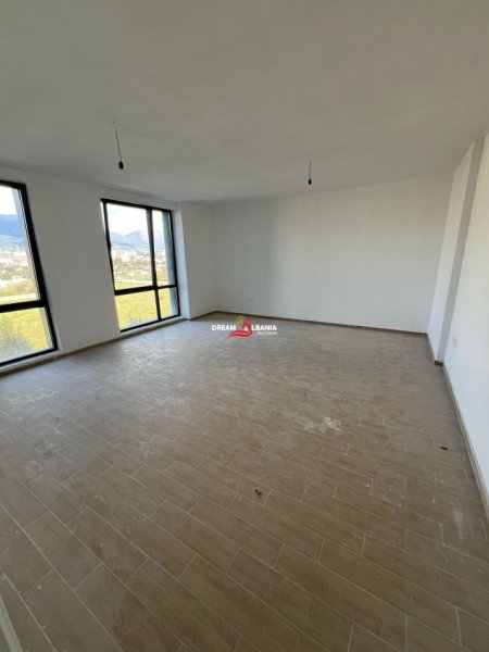 Tirane, shitet apartament 1+1 , 77 m² 140.000 € 