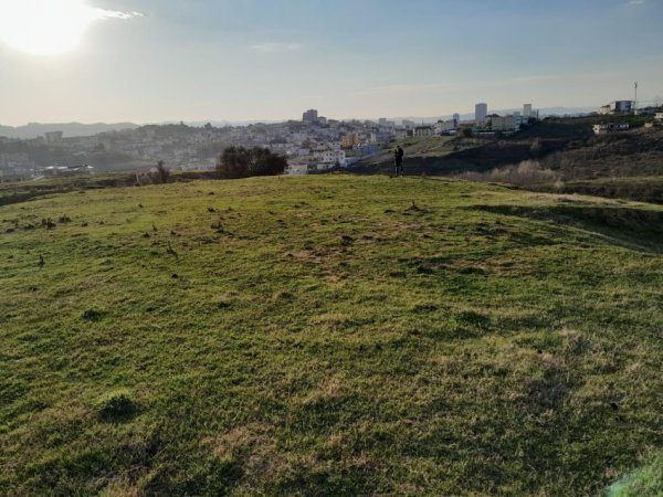Tirane, shitet truall , 1.250 m² 237.500 € (Ne krah te autostrades se Tegut ,Sauk.)