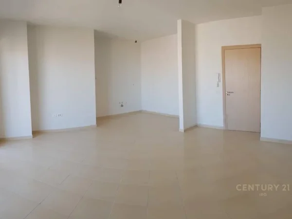 Tirane, jepet me qera zyre Kati 11, 110 m² 550 € (Kompleksi Panorama)