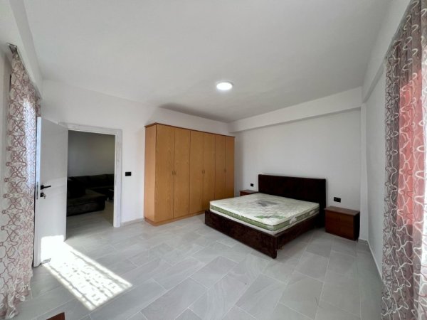 Tirane, jepet me qera apartament 1+1 Kati 2, 60 m² 300 € (Rruga Mihal Grameno)