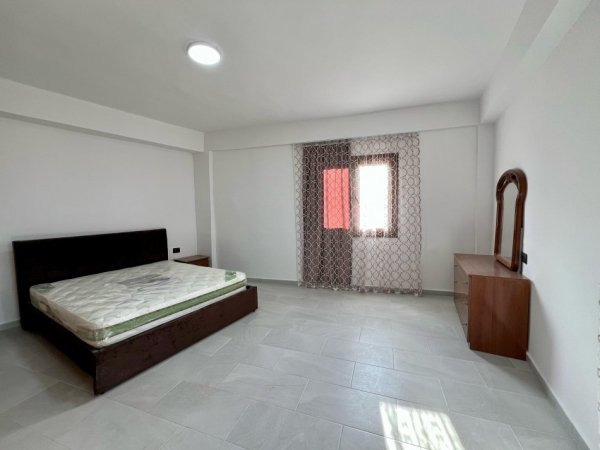 Tirane, jepet me qera apartament 1+1 Kati 2, 60 m² 300 € (Rruga Mihal Grameno)