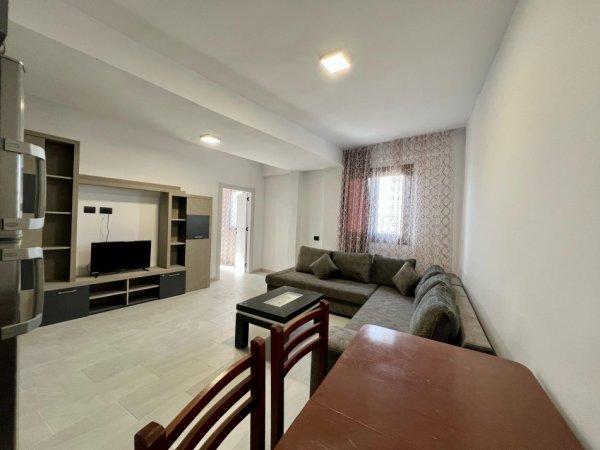 Tirane, jepet me qera apartament 1+1 Kati 2, 60 m² 300 € (Rruga Mihal Grameno)