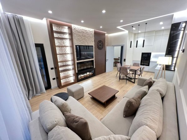 Tirane, jepet me qera apartament 1+1 Kati 4, 70 m² 900 € (Rruga Kavajes Squere 21)