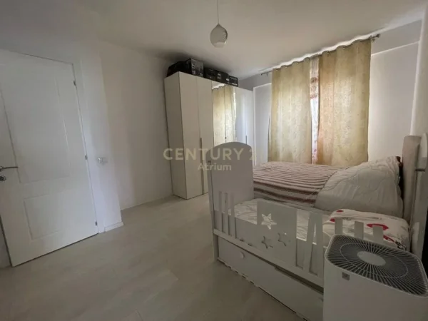 Tirane, jap me qera apartament 2+1+2 , 101 m² 600 € (Liqeni i Thatë)
