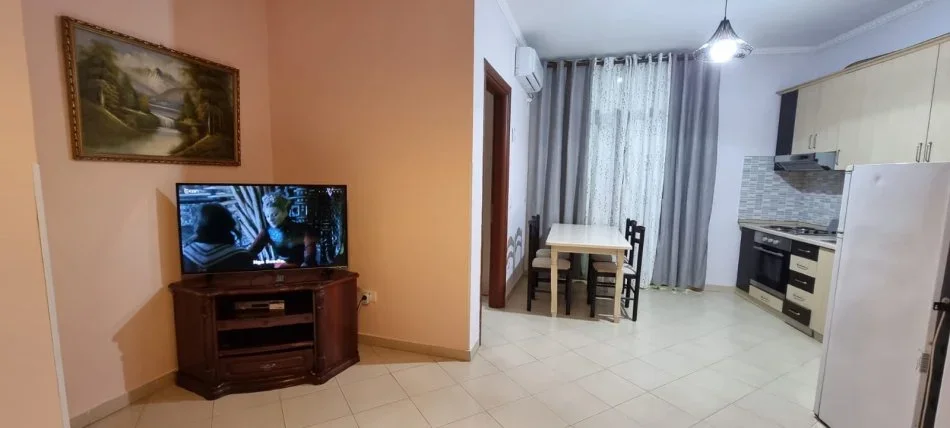 Tirane, jepet me qera apartament 1+1+Ballkon Kati 7, 76 m² 370 € (astir)