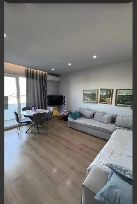 Tirane, shitet 1+1+Ballkon Kati 4, 97 m² 135.000 € (Bulevardi Ri)