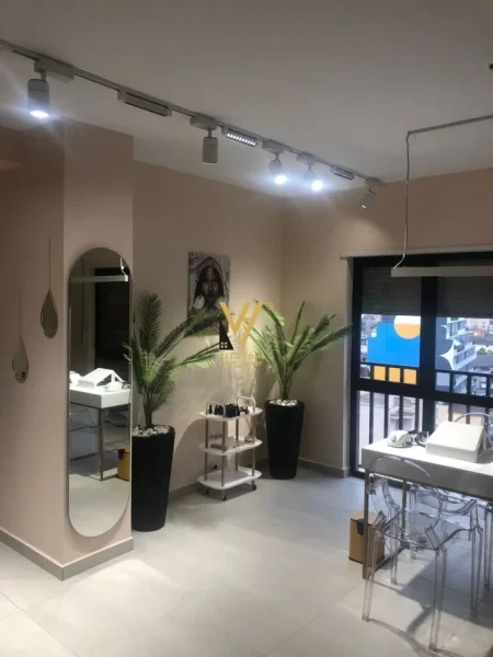 Tirane, shitet apartament 3+1+Ballkon Kati 8, 116 m² 261.000 € (SELVIA)