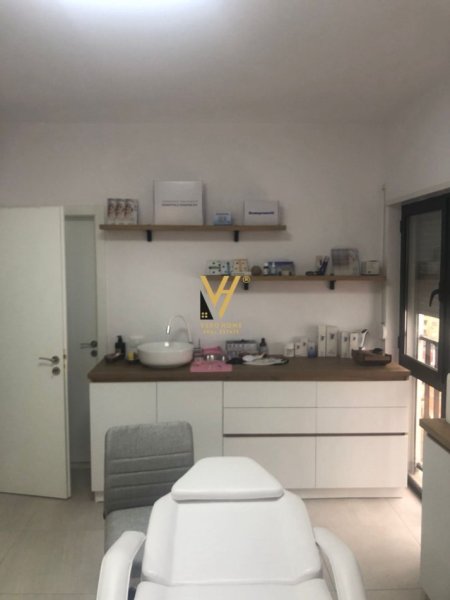 Tirane, shitet apartament 3+1+Ballkon Kati 8, 116 m² 261.000 € (SELVIA)