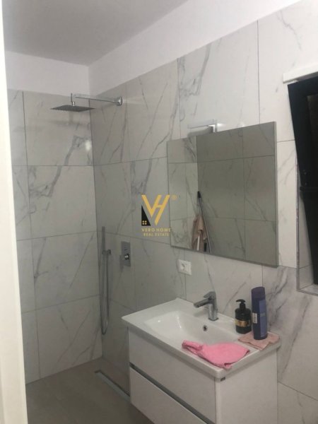 Tirane, shitet apartament 3+1+Ballkon Kati 8, 116 m² 261.000 € (SELVIA)