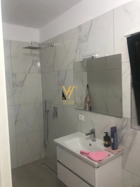 Tirane, shitet apartament 3+1+Ballkon Kati 8, 116 m² 261.000 € (SELVIA)