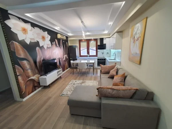 Tirane, jepet me qera apartament 2+1+Aneks+Ballkon Kati 4, 90 m² 800 € (rruga islam alla)