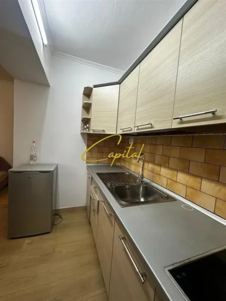 Tirane, jepet me qera apartament 1+1 Kati 2, 75 m² 600 € (RRUGA MYSLYM SHYRI)
