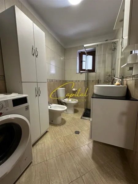 Tirane, jepet me qera apartament 1+1 Kati 2, 75 m² 600 € (RRUGA MYSLYM SHYRI)