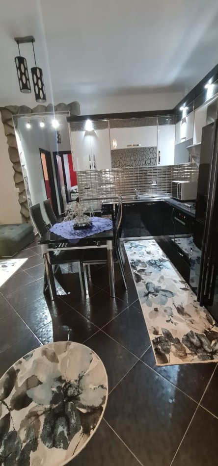 Tirane, jepet me qera apartament 2+1 Kati 2, 115 m² 750 € (Bulevardi i Ri)