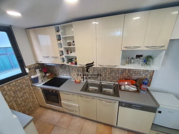 Tirane, shitet apartament 2+1+Ballkon Kati 3, 95 m² 260.000 € (BLLOK)