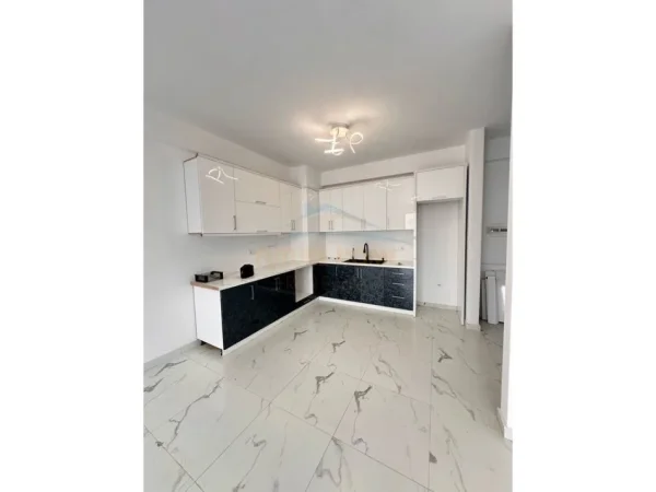 Tirane, shitet apartament 1+1 Kati 7, 68 m² 120.000 € 