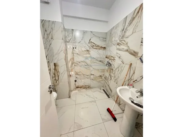Tirane, shitet apartament 1+1 Kati 7, 68 m² 120.000 € 