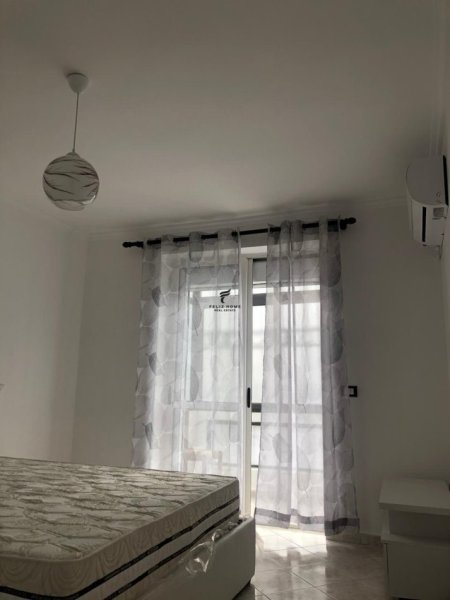 Tirane, jepet me qera apartament 2+1+Ballkon Kati 2, 65 m² 550 € (21 DHJETORI)