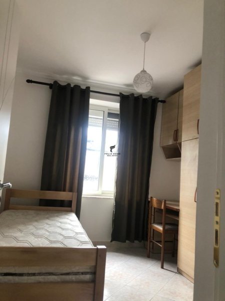 Tirane, jepet me qera apartament 2+1+Ballkon Kati 2, 65 m² 550 € (21 DHJETORI)