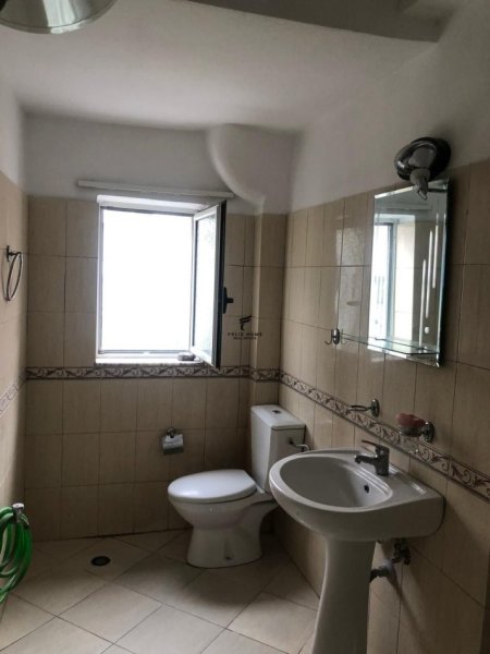 Tirane, jepet me qera apartament 2+1+Ballkon Kati 2, 65 m² 550 € (21 DHJETORI)