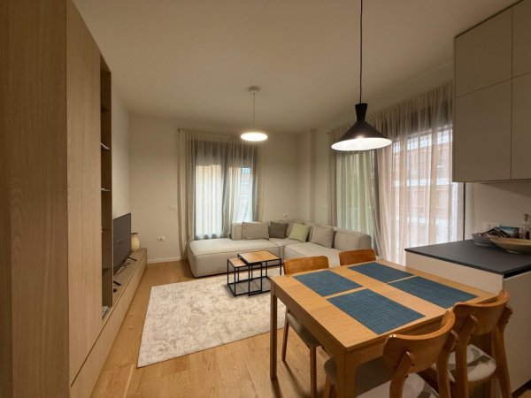 Tirane, jepet me qera apartament 2+1 , 90 m² 1.200 € (Rruga e Kosovareve)