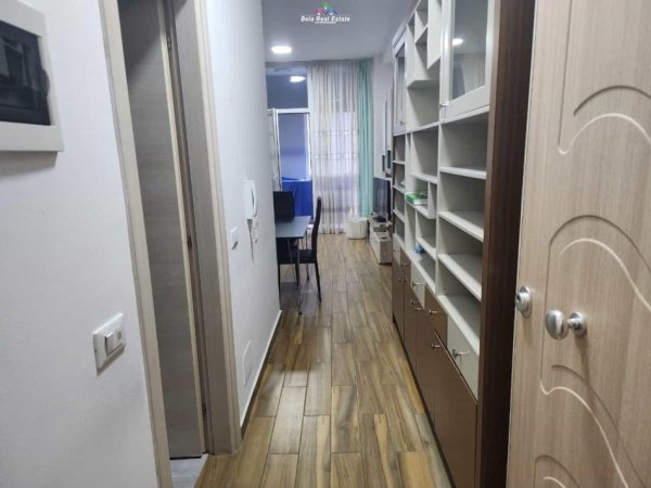 Tirane, jepet me qera apartament 1+1+Ballkon Kati 2, 60 m² 600 € (komuna e parisit)