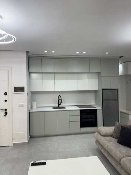 Tirane, jepet me qera apartament 2+1 Kati 1, 110 m² 500 € (Komples Tom Doshi)