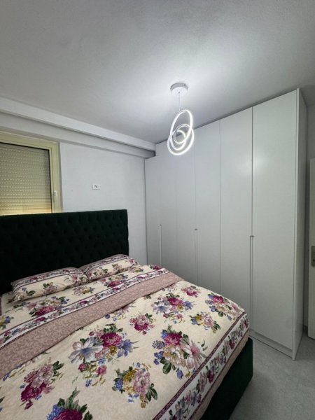 Tirane, jepet me qera apartament 2+1 Kati 1, 110 m² 500 € (Komples Tom Doshi)