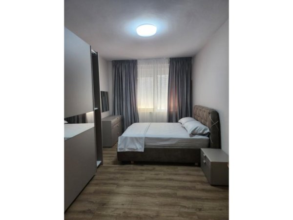 Tirane, jepet me qera apartament 1+1 Kati 8, 600 m² 600 € (Rruga Panorama)