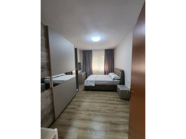 Tirane, jepet me qera apartament 1+1 Kati 8, 600 m² 600 € (Rruga Panorama)