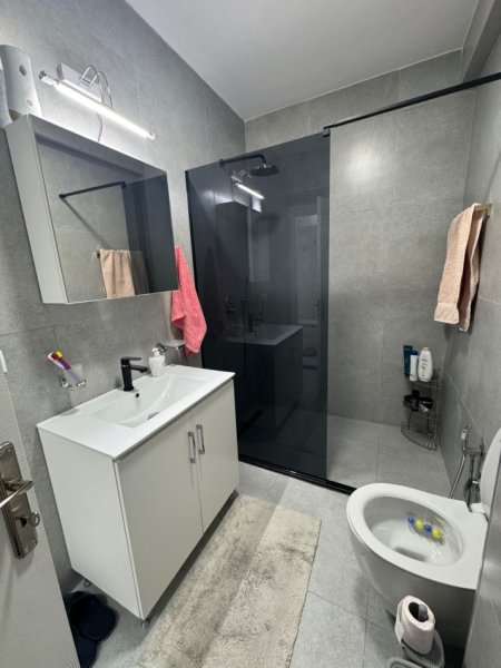 Tirane, jepet me qera apartament 2+1 Kati 1, 110 m² 500 € (Komples Tom Doshi)
