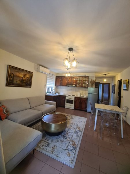 Tirane, jepet me qera apartament 2+1 Kati 2, 72 m² 600 € 