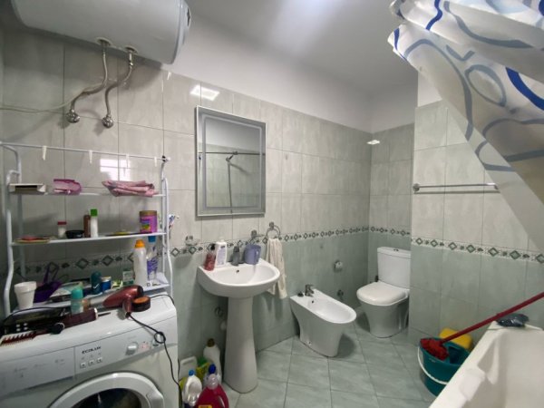Tirane, shitet apartament 2+1 Kati 11, 80 m² 195.000 € (Rruga e Kavajes te Globe)