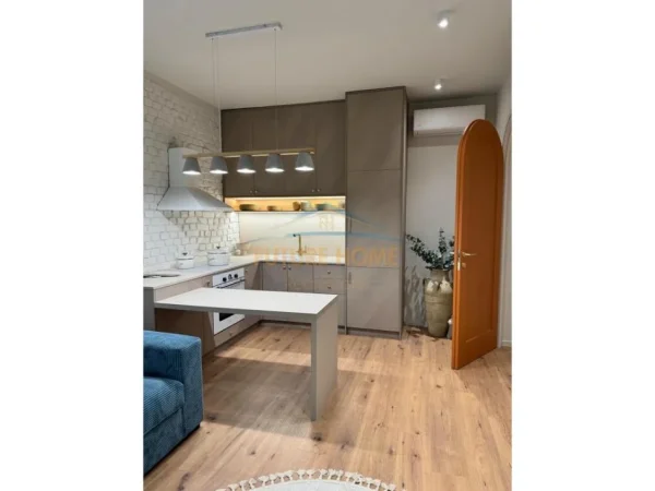 Tirane, jepet me qera apartament 2+1 Kati 2, 65 m² 1.000 € (Myslym Shyri)