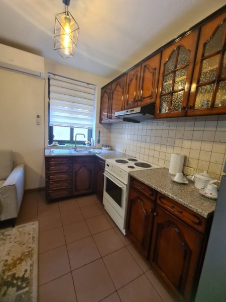 Tirane, jepet me qera apartament 2+1+Aneks+Ballkon Kati 2, 72 m² 600 € (rruga mine peza)