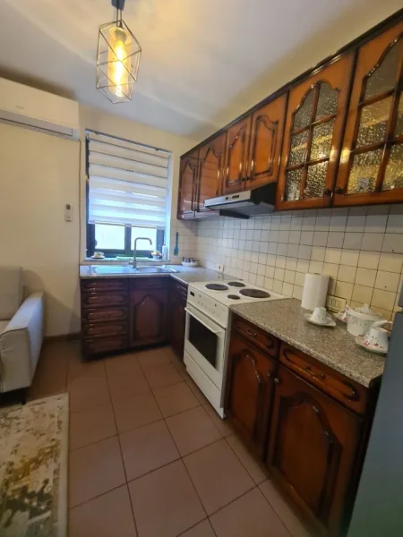 Tirane, jepet me qera apartament 2+1+Aneks+Ballkon Kati 2, 72 m² 600 € (rruga mine peza)