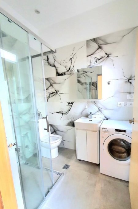 Tirane, jepet me qera apartament 2+1+Ballkon Kati 3, 120 m² 650 € (MYSLYM SHYRI)