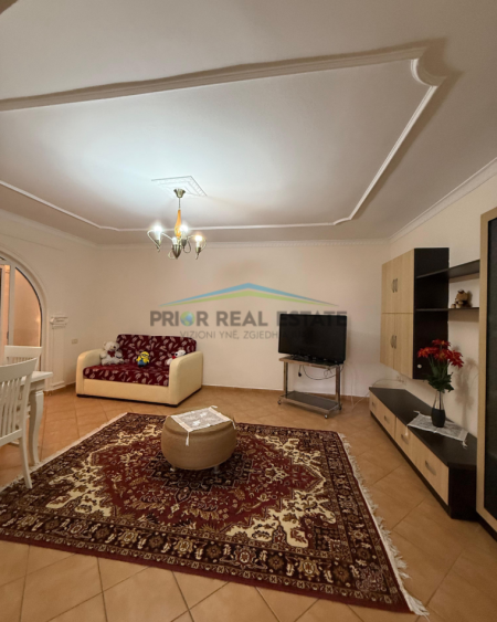 Tirane, jepet me qera apartament 3+1+Ballkon Kati 3, 130 m² 600 € (Stadiumi Dinamo)