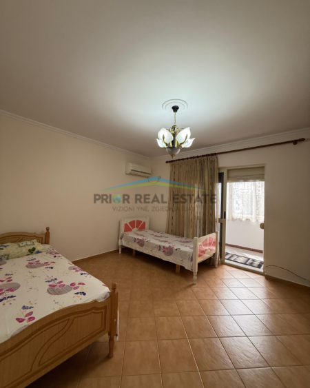 Tirane, jepet me qera apartament 3+1+Ballkon Kati 3, 130 m² 600 € (Stadiumi Dinamo)