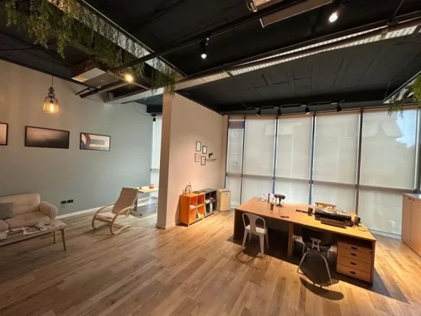 Tirane, jepet me qera zyre Kati 2, 55 m² 1.500 € (MYSLYM SHYRI)