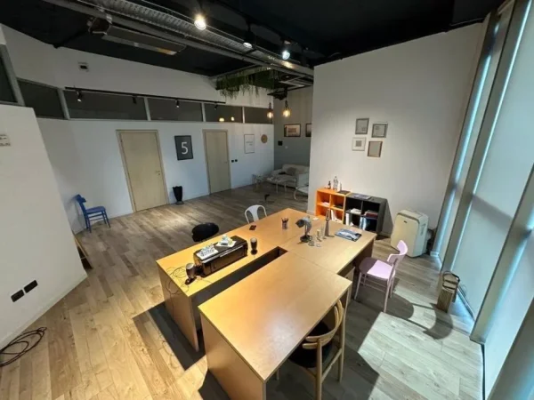 Tirane, jepet me qera zyre Kati 2, 55 m² 1.500 € (MYSLYM SHYRI)