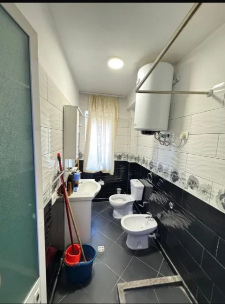 Tirane, shes apartament 1+1+Ballkon Kati 2, 56 m² 115.000 € (rruga e dibres)