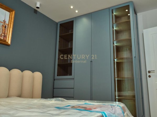 Tirane, shitet apartament 1+1 Kati 5, 44 m² 177.000 € (bllok)