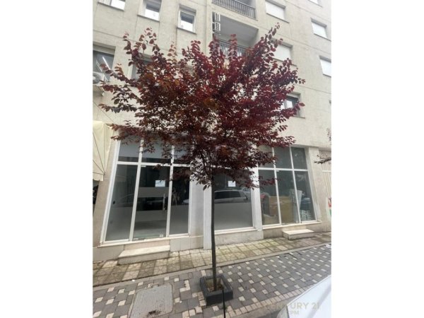 Shqiperi, jepet me qera ambjent biznesi Kati 0, 40 m² 450 € (Pazari i Ri)